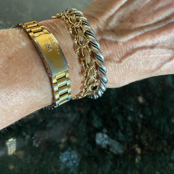 SEIKO Women’s Gold Tone Watch - Picture 6 of 8